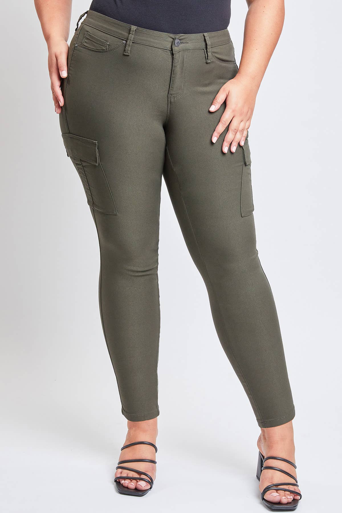 Junior Plus Hyperstretch Forever Color Cargo Jeans: Dark Olive