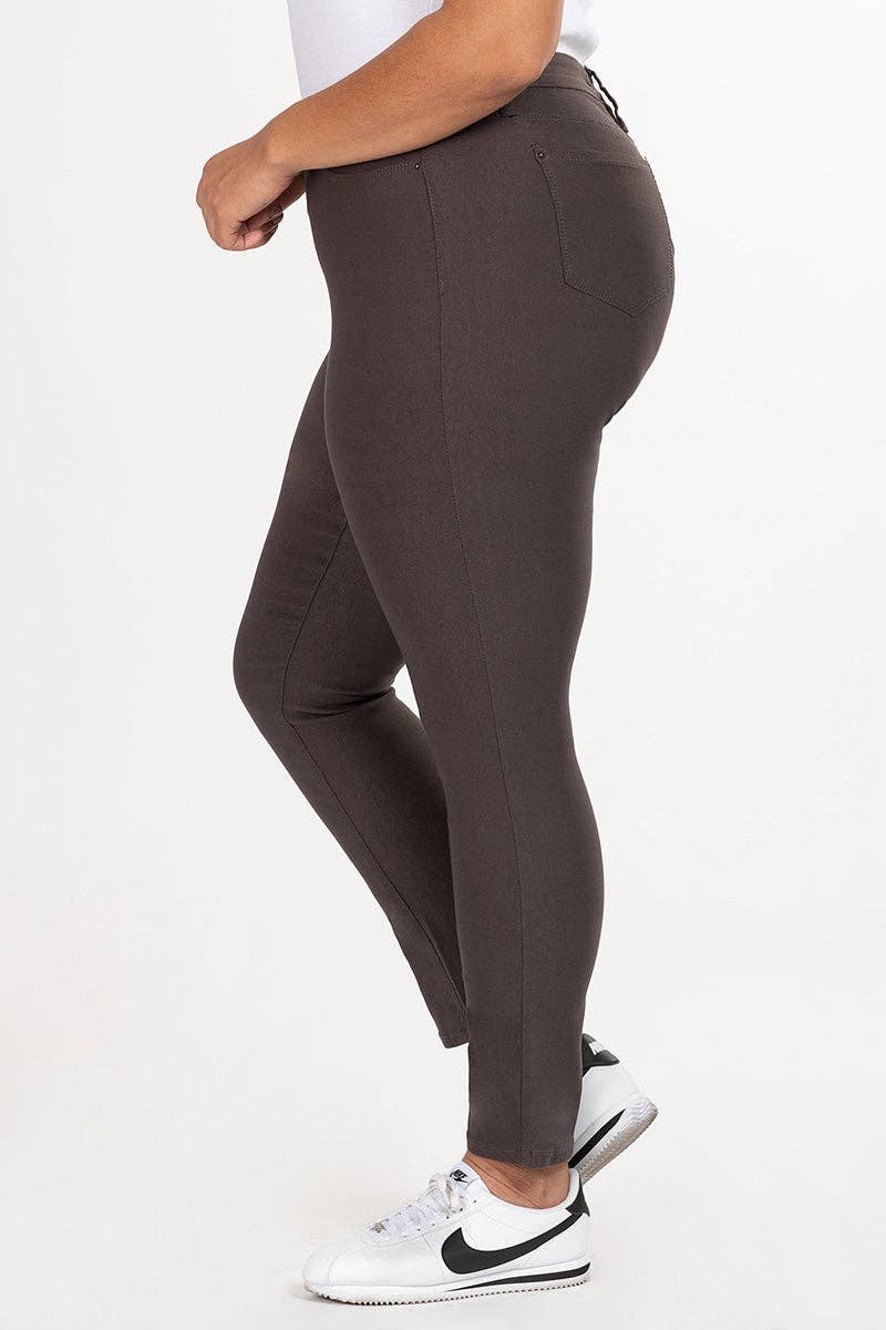 Junior Plus Size Hyperstretch Skinny Jean / JET SET