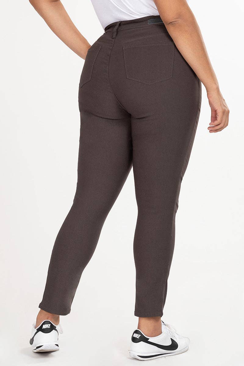 Junior Plus Size Hyperstretch Skinny Jean / JET SET