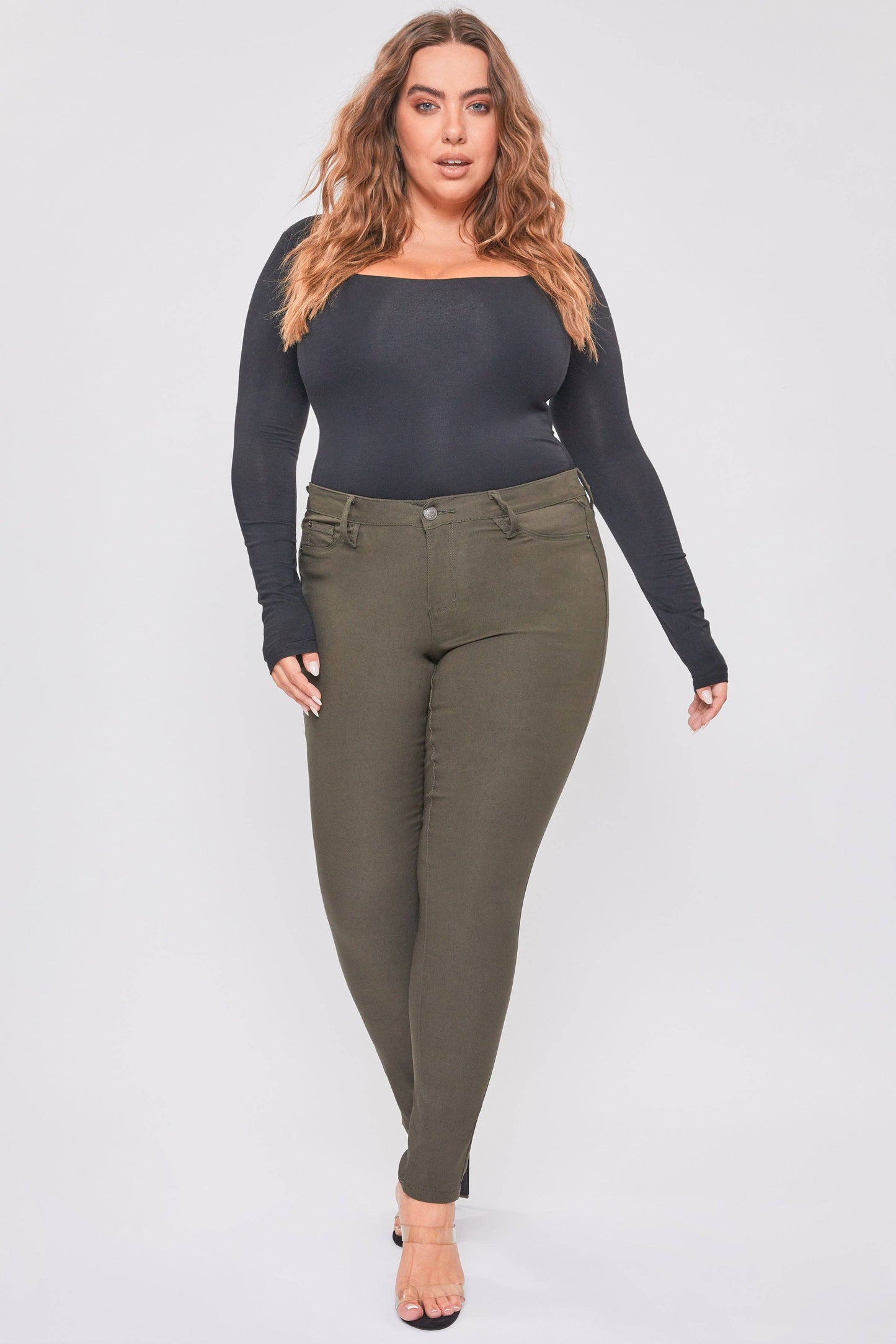 Junior Plus Size Hyperstretch Skinny Jean / JET SET