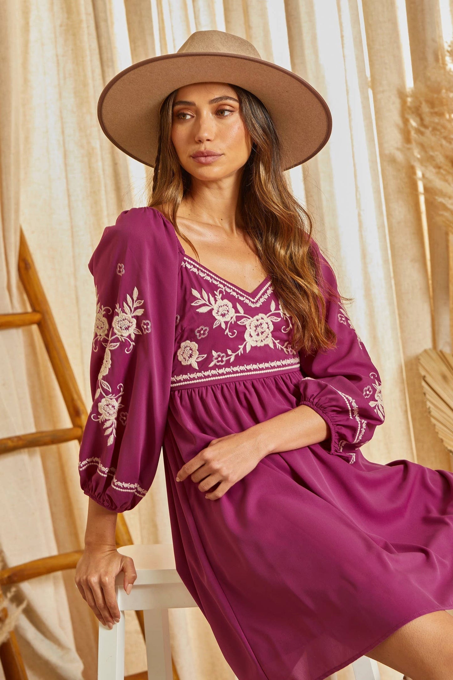 Fun Embroidered Dress / MAGENTA