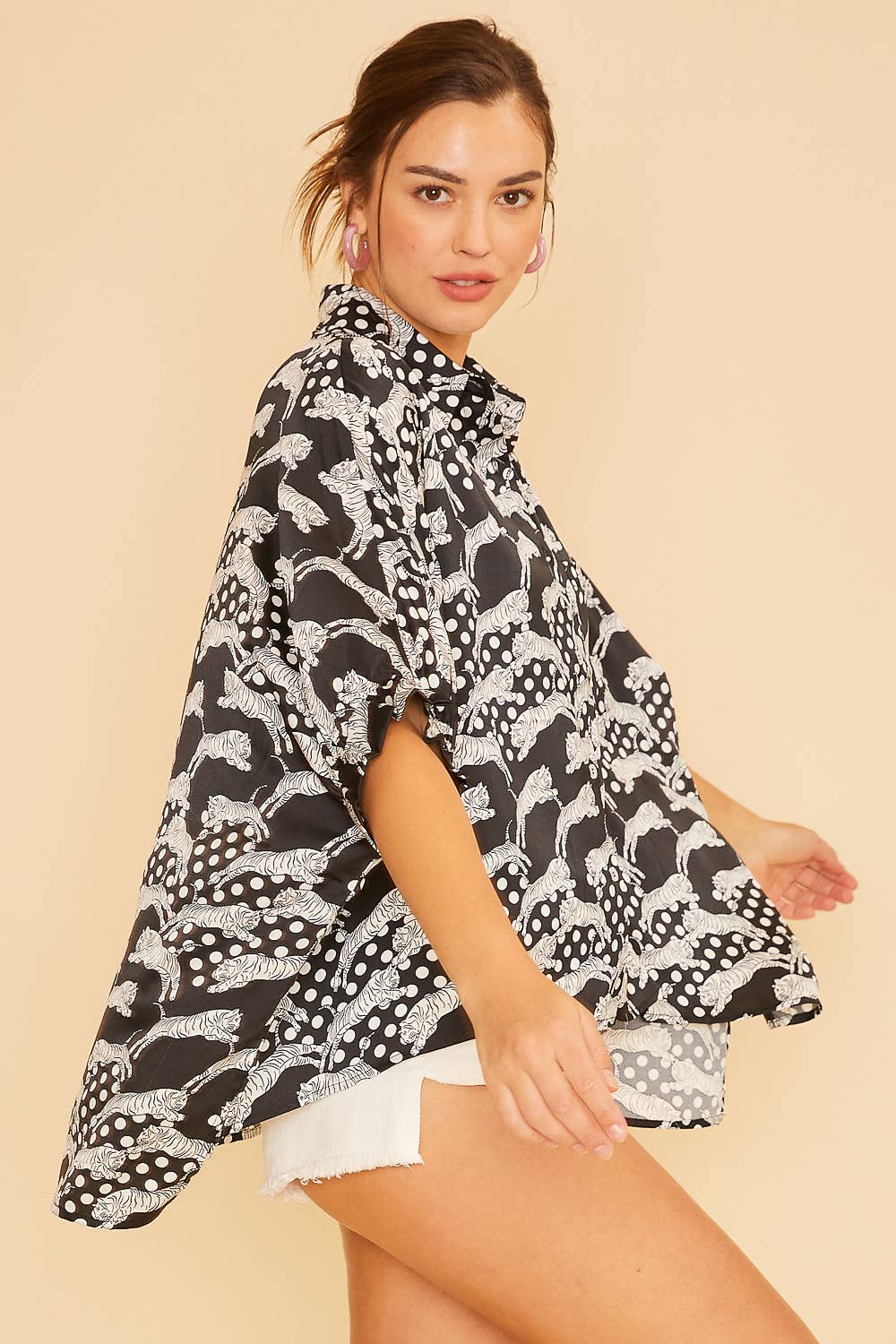 TIGER PRINTED OVERSIZED DROP SHOULDER WOVEN BLOUSE / BLACK
