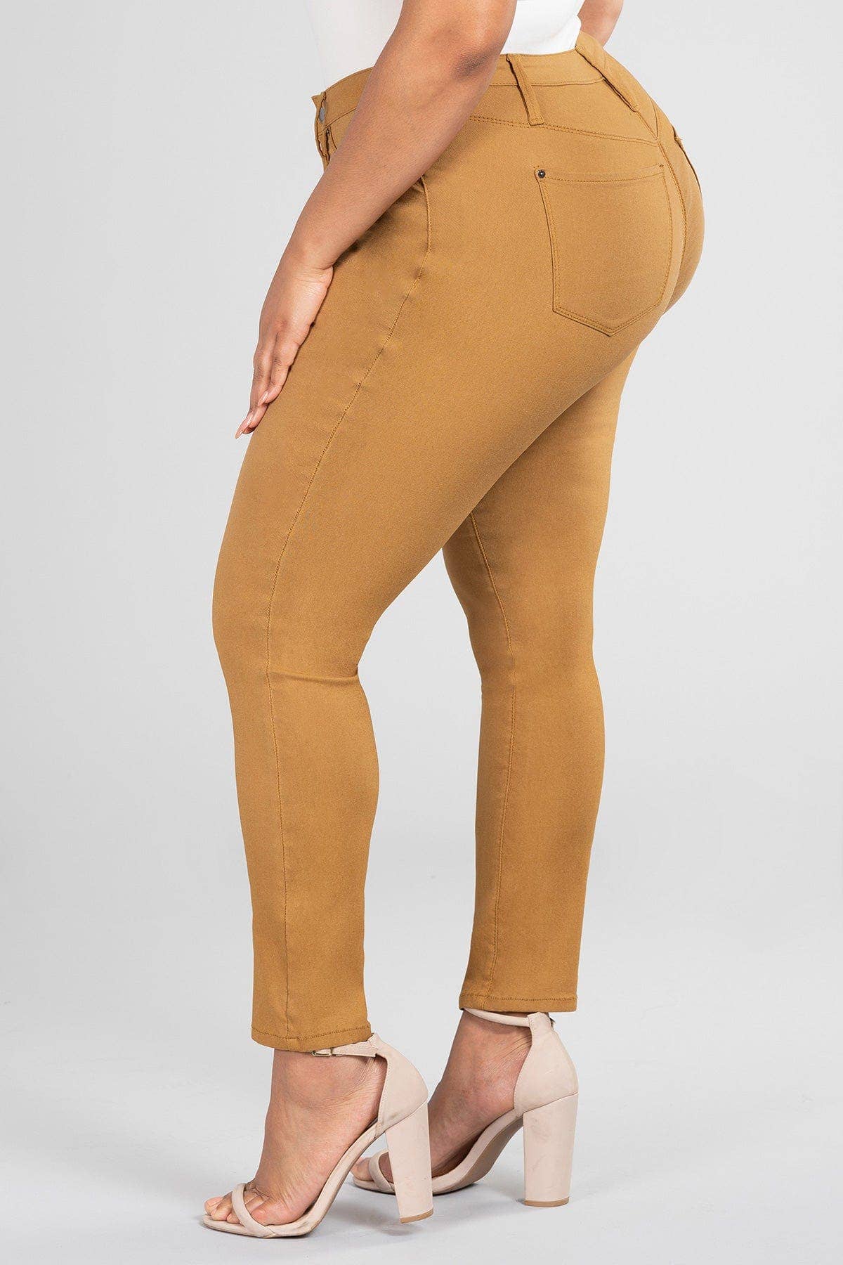 Junior Plus Size Hyperstretch Skinny Jean / JET SET