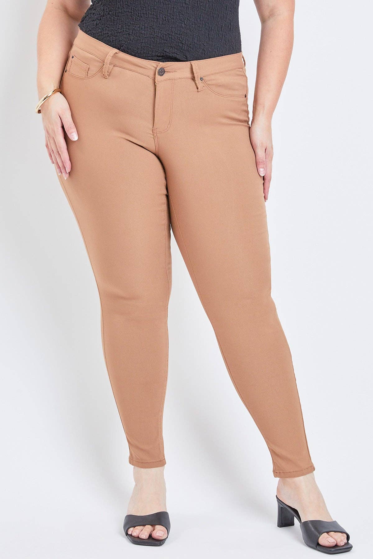Junior Plus Size Hyperstretch Skinny Jean / JET SET