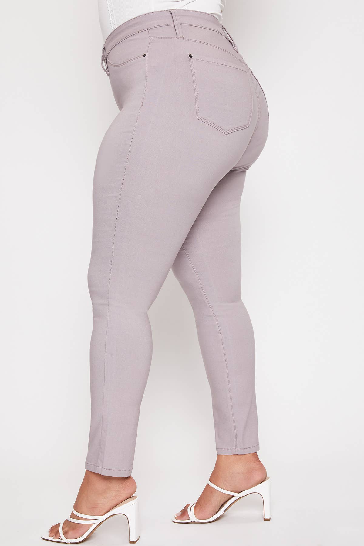 Junior Plus Size Hyperstretch Skinny Jean / JET SET