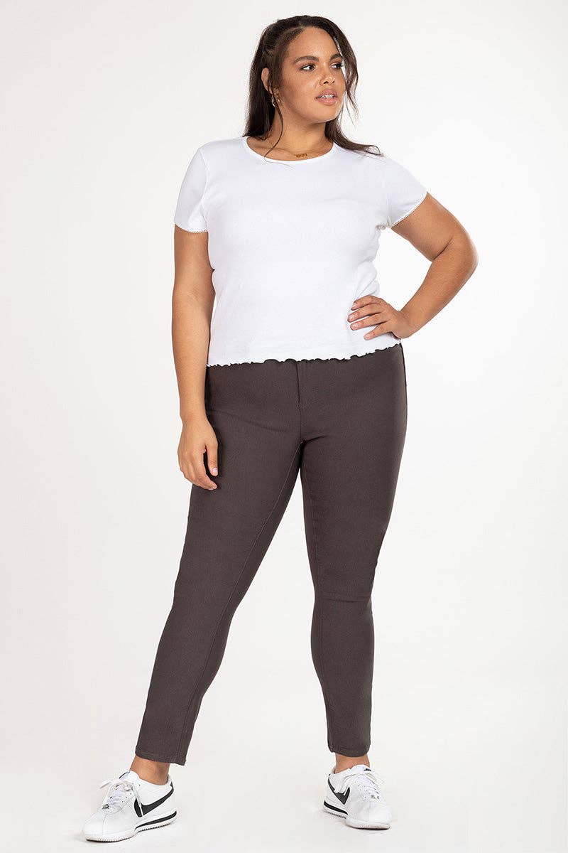 Junior Plus Size Hyperstretch Skinny Jean / JET SET