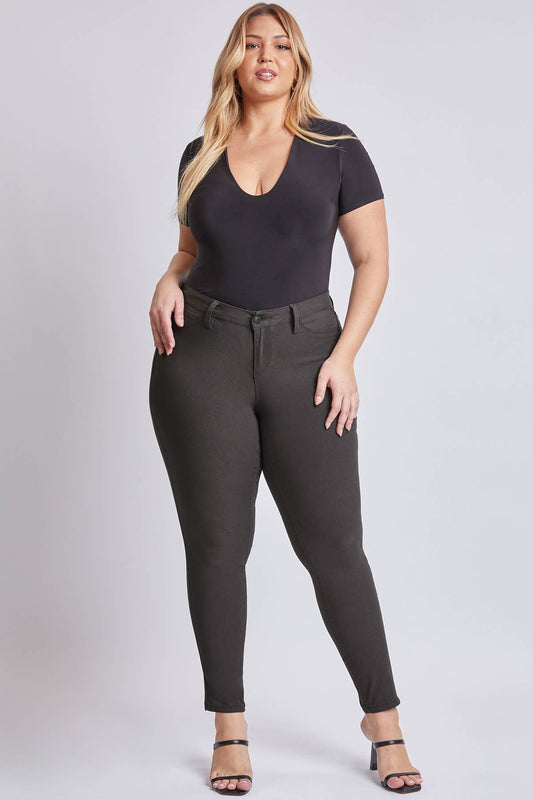 Junior Plus Size Hyperstretch Skinny Jean / JET SET