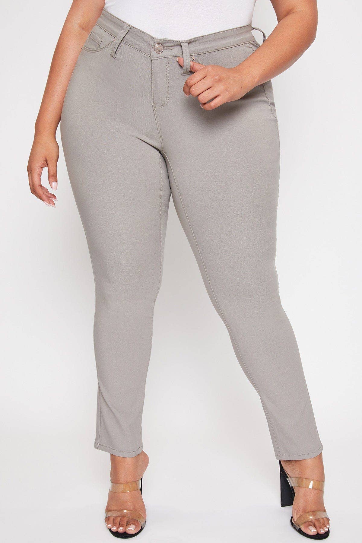 Junior Plus Size Hyperstretch Skinny Jean: SMOKE