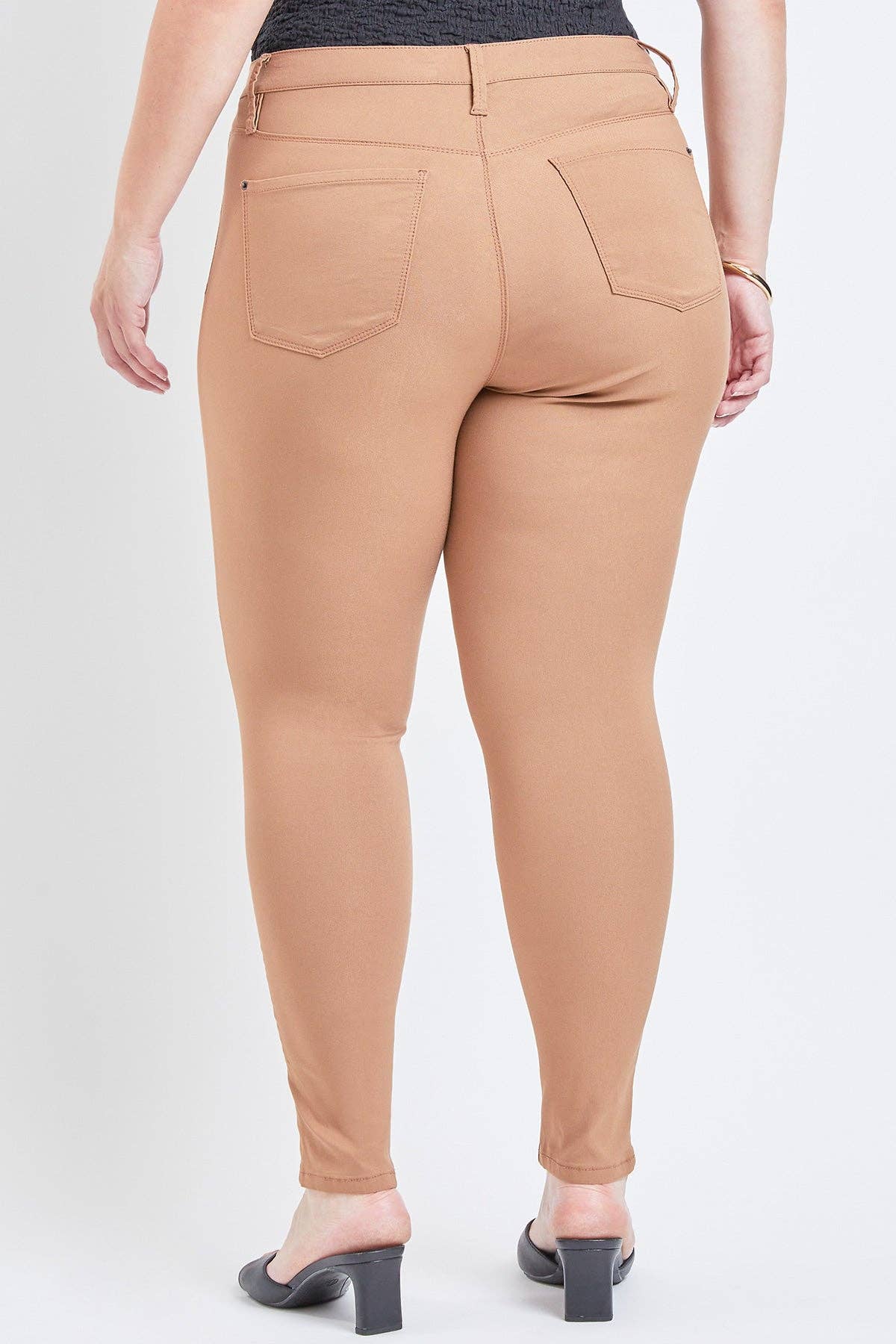 Junior Plus Size Hyperstretch Skinny Jean / JET SET