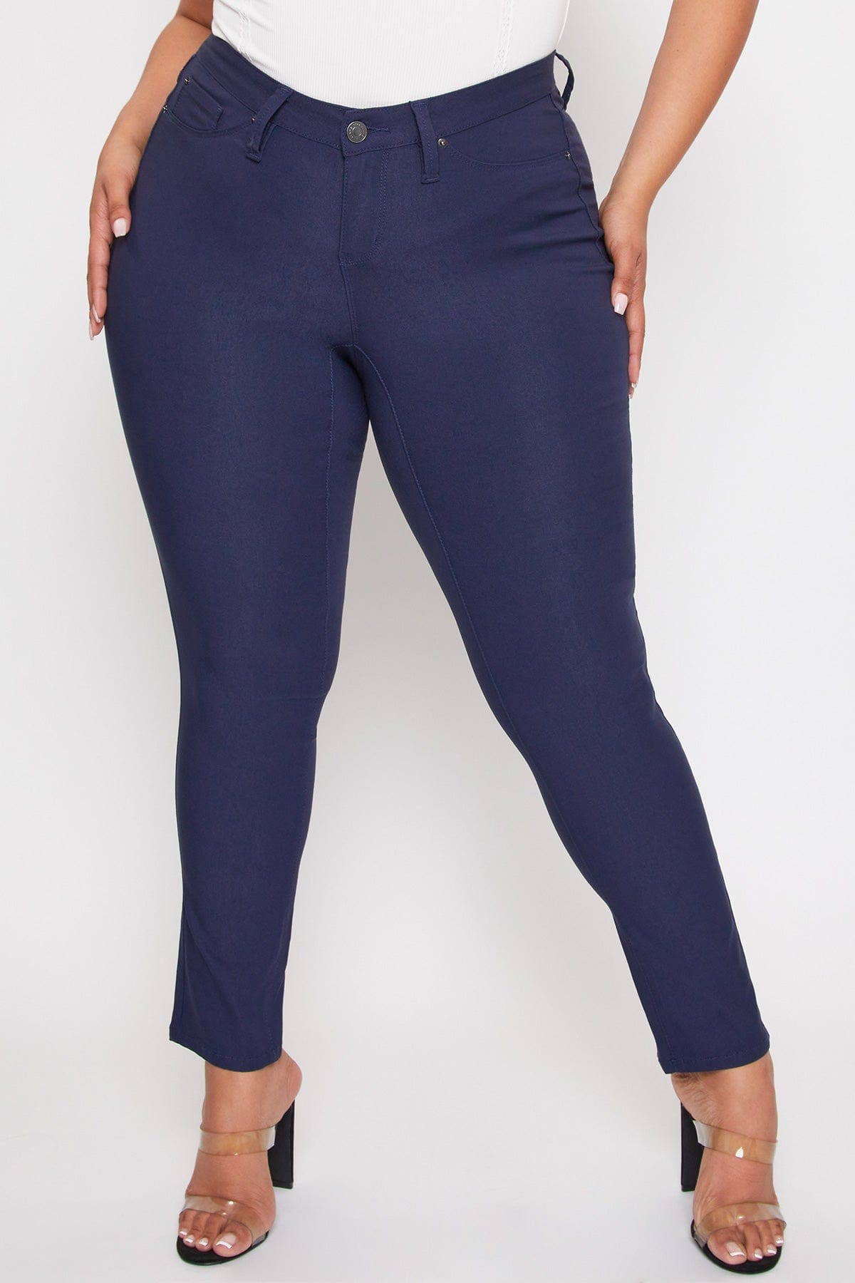 Junior Plus Size Hyperstretch Skinny Jean: SMOKE