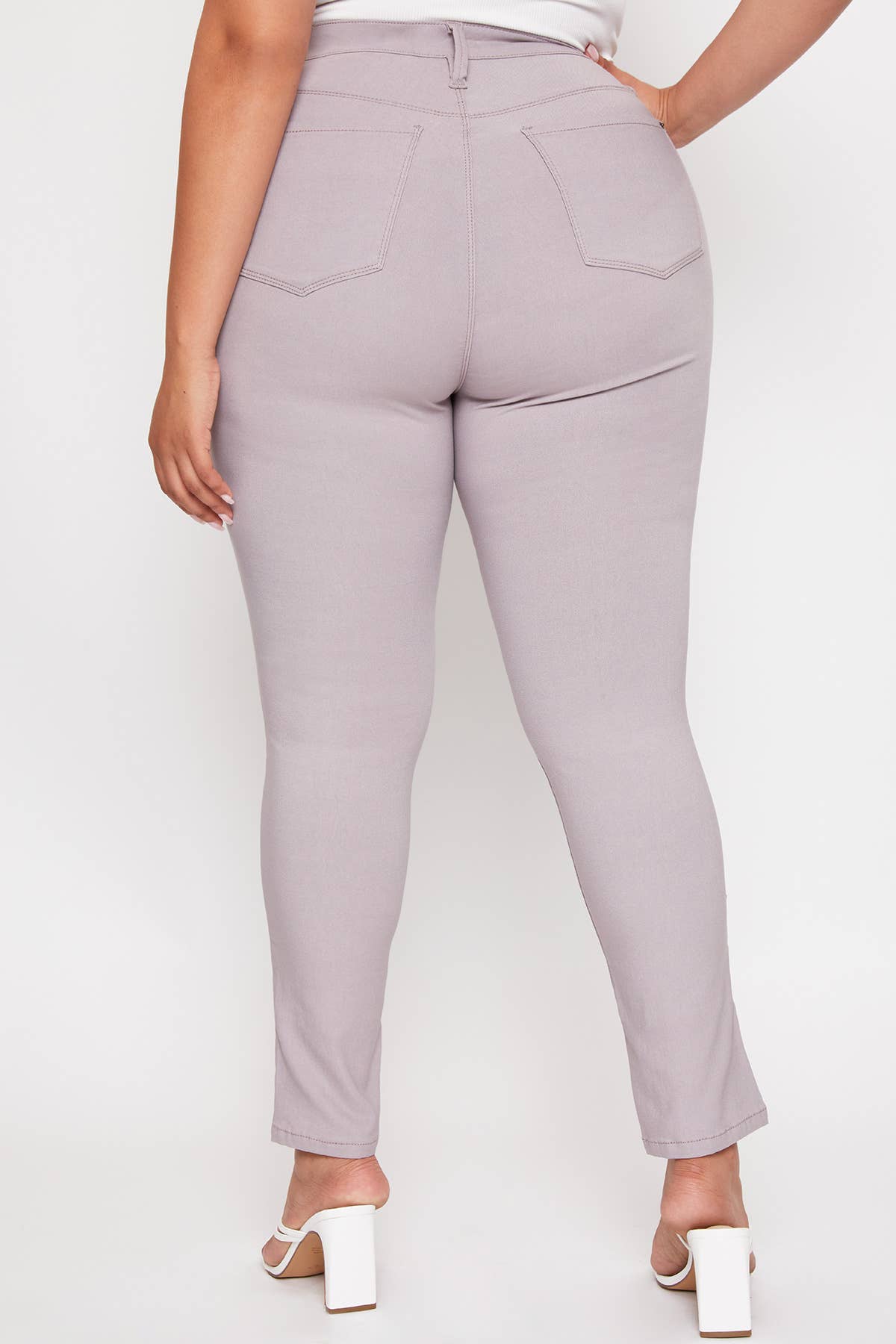 Junior Plus Size Hyperstretch Skinny Jean / JET SET