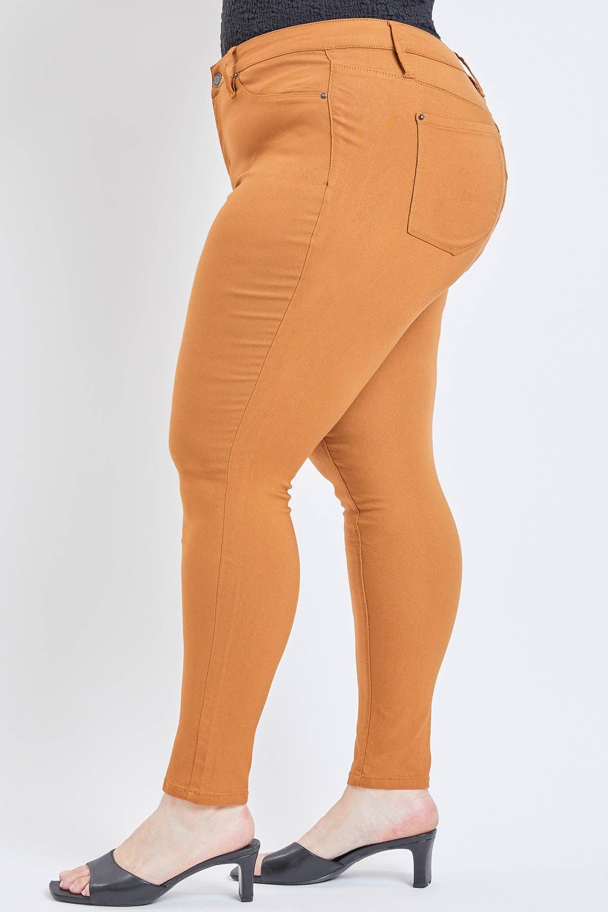 Junior Plus Size Hyperstretch Skinny Jean / JET SET