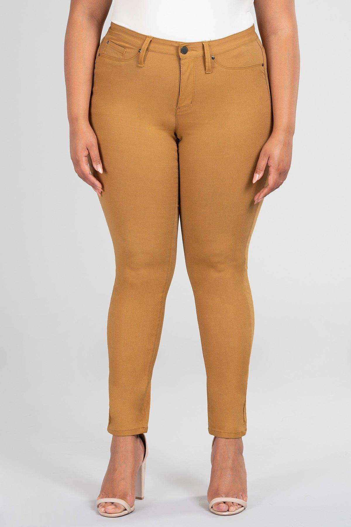 Junior Plus Size Hyperstretch Skinny Jean / JET SET